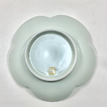 錦翡翠銀彩捻祥瑞梅形小銘々皿　12㎝の画像