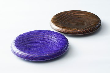 錦べっ甲釉紅光彩筋彫り渕下り六寸皿　18㎝の画像