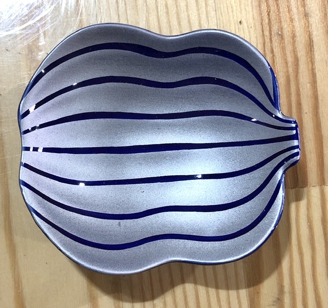 錦銀彩べっ甲釉瓢形小付　9㎝の画像