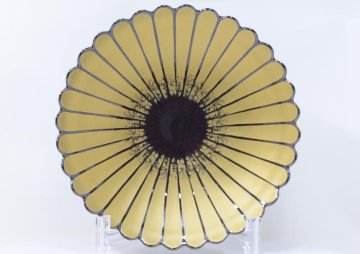 錦金彩べっこう釉平菊七寸盛器　21㎝の画像