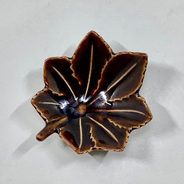 べっ甲釉紅葉形小付の画像