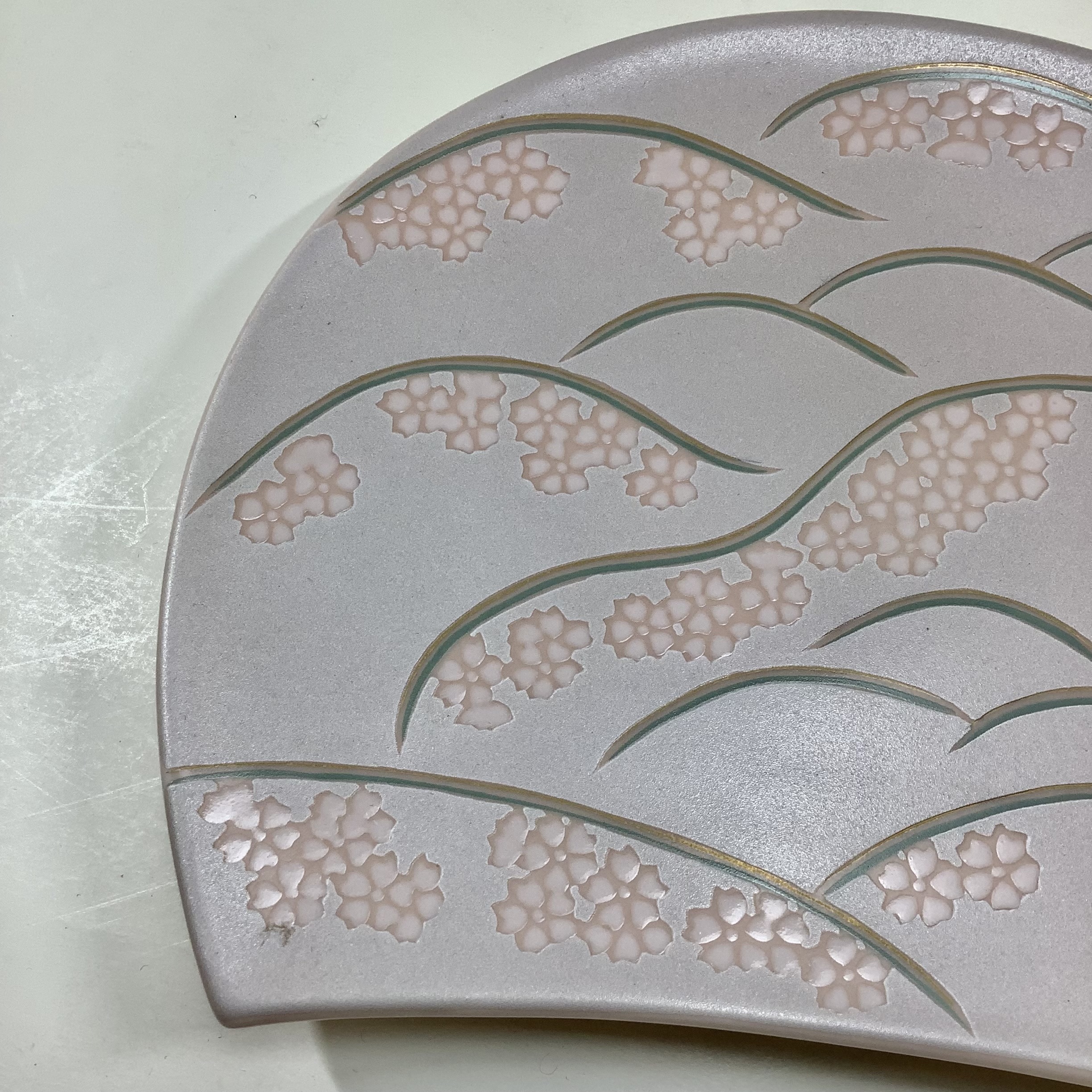 錦吉野山半月焼皿（桜）21㎝の画像