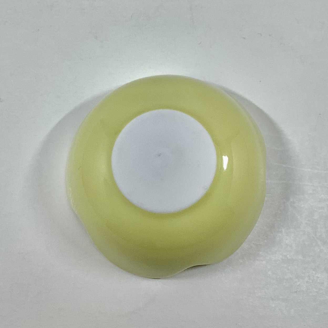 黄釉梅形小付　5.5㎝の画像
