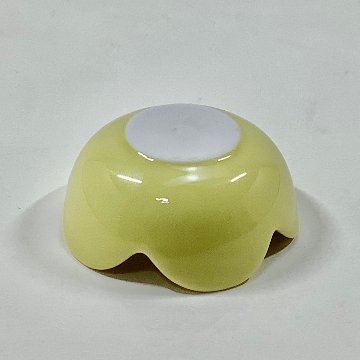 黄釉梅形小付　5.5㎝の画像