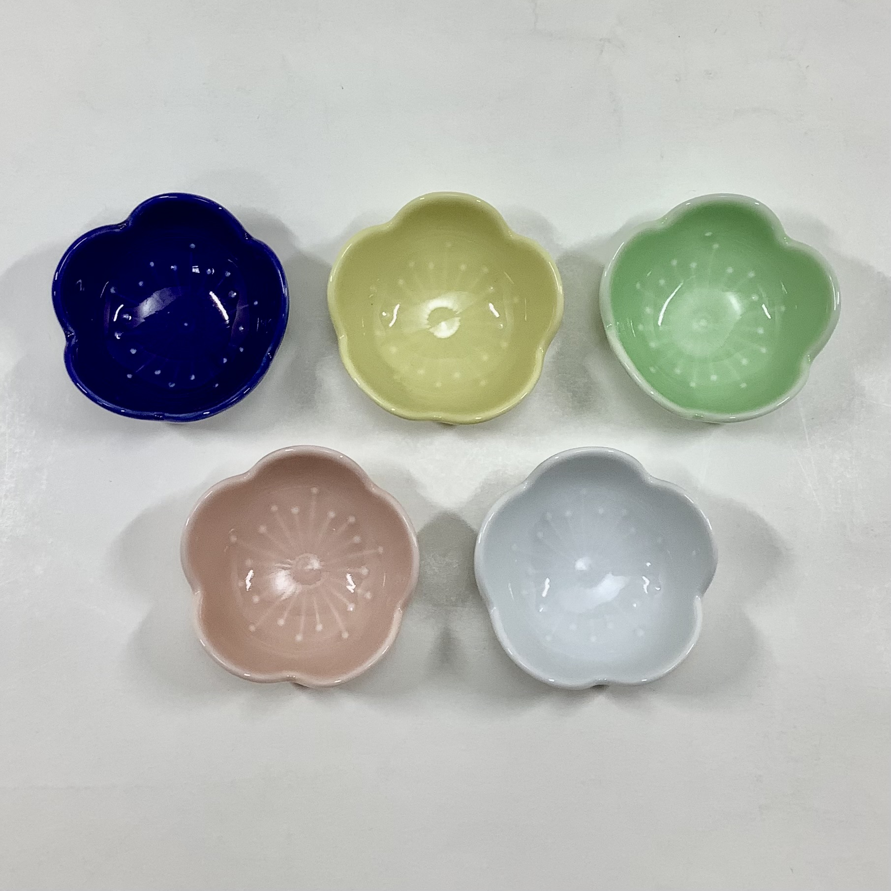 ルリ青梅形小付　5.5㎝の画像