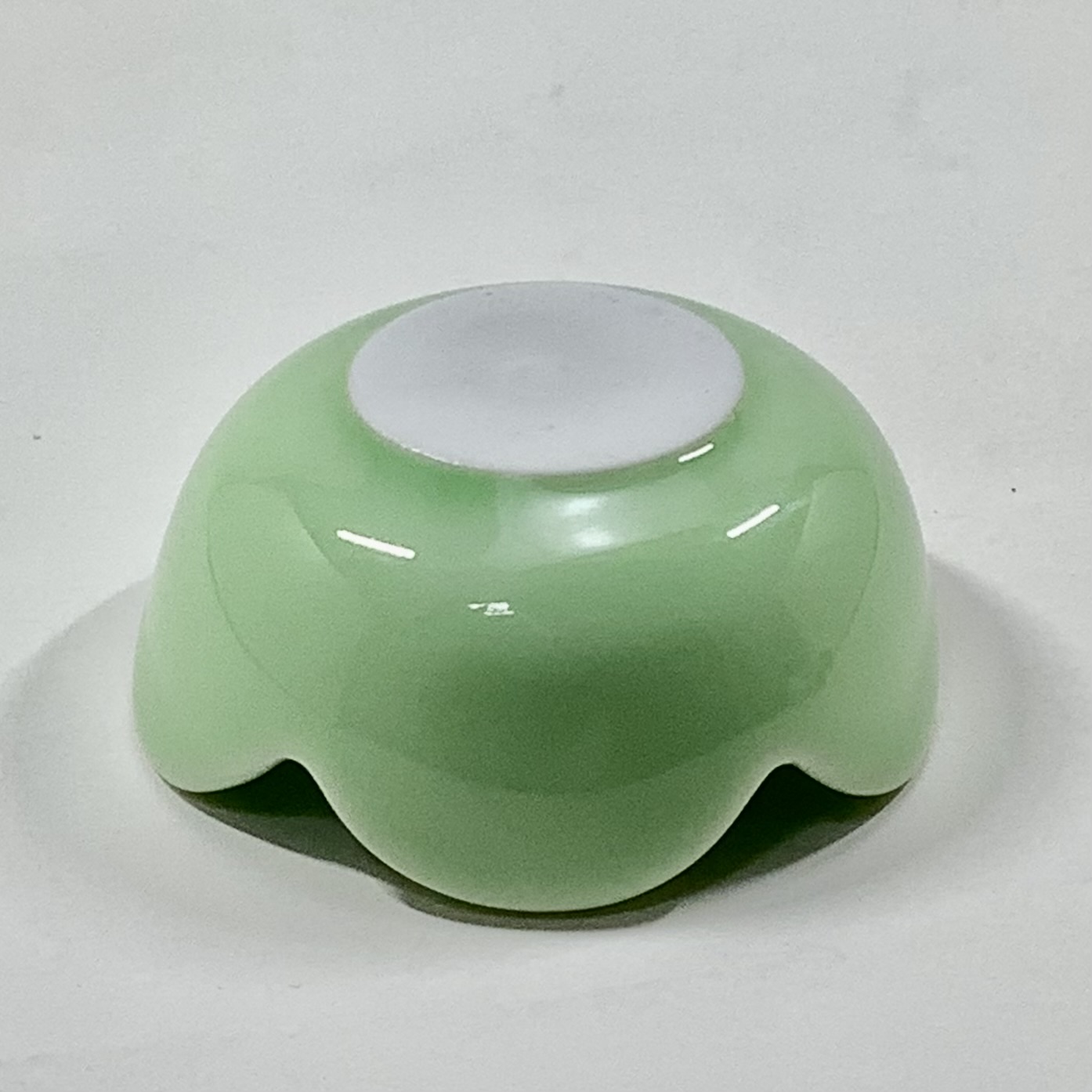 緑釉梅形小付　5.5㎝の画像
