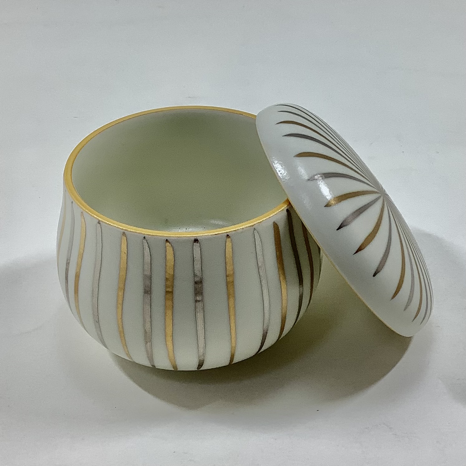 錦金銀十草 腰張小蒸碗　　8cm の画像