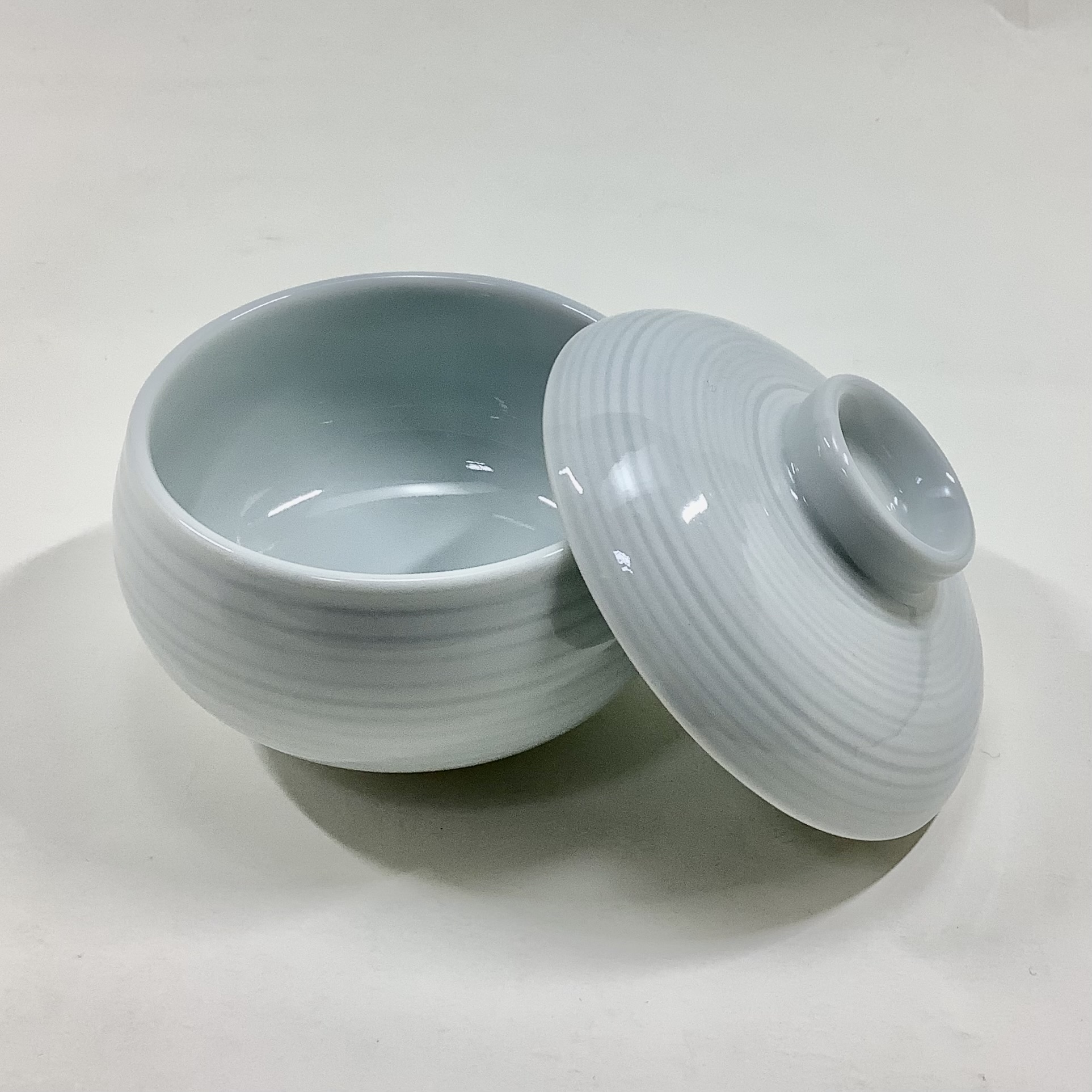 青磁千段鈴型蒸碗　　8.5cmの画像
