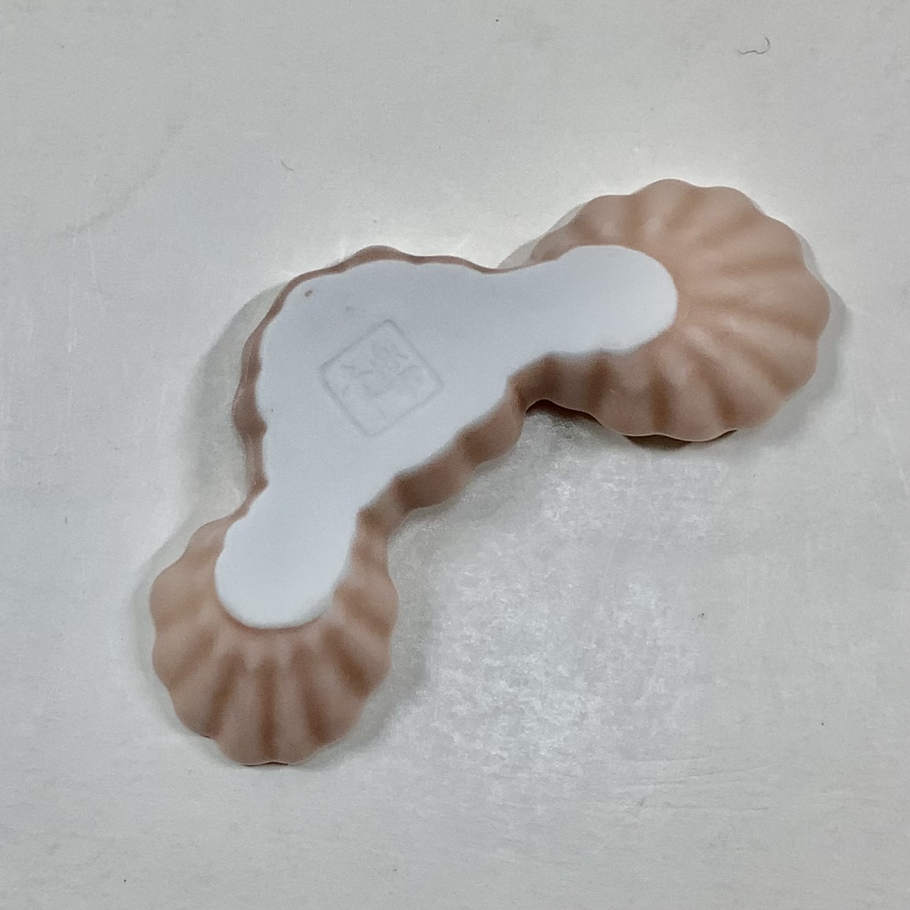 曙釉菊形箸置の画像