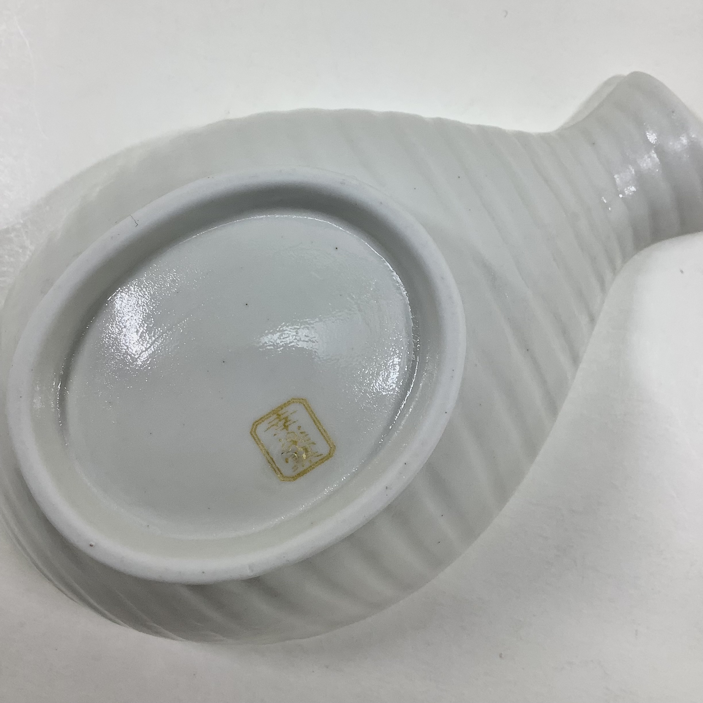 錦銀巻乳白釉 半徳利仲付　13㎝の画像