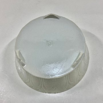 錦クリーム釉渕金 剣先彫り袋足向付　14㎝の画像