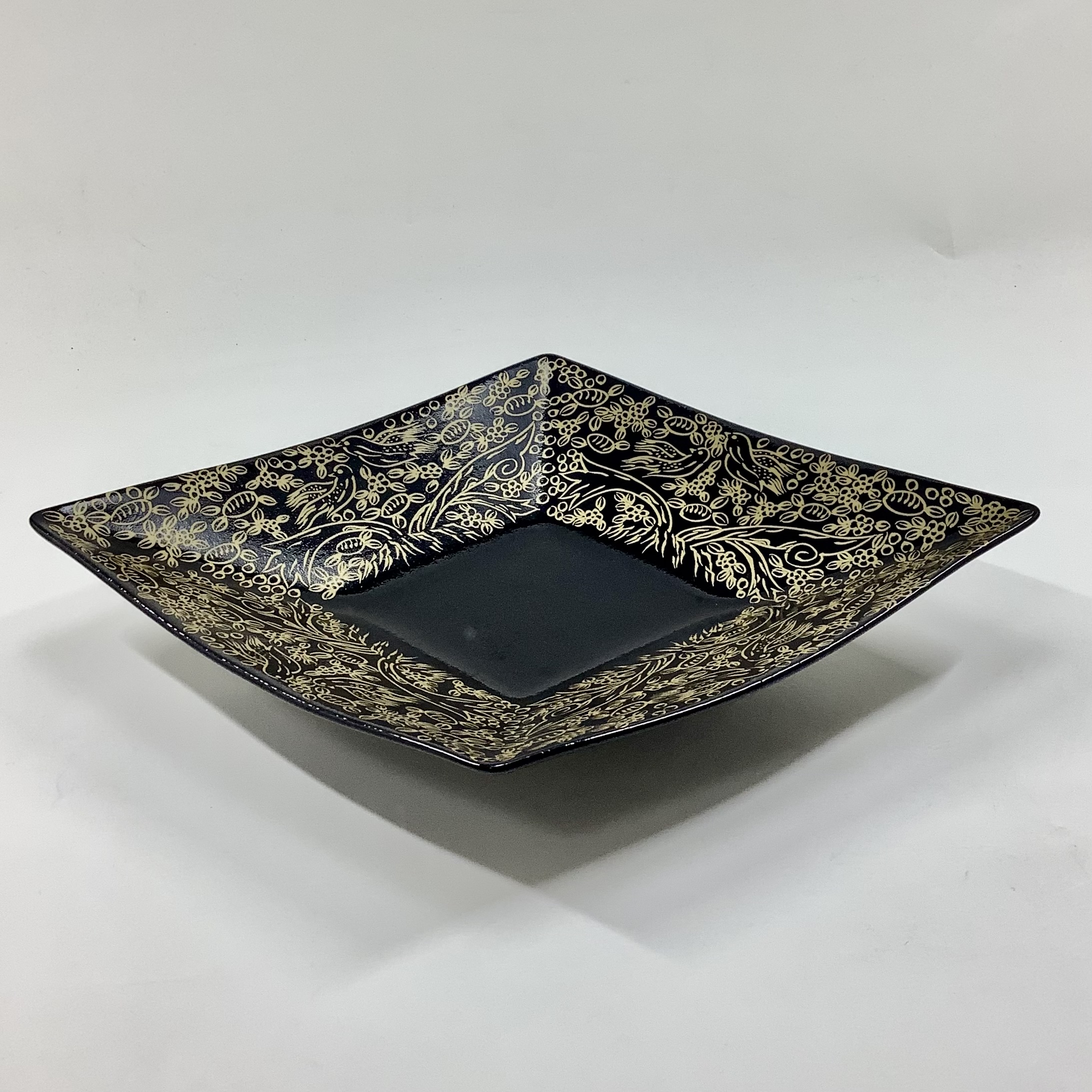 錦黒マット釉金ペルシャ 菱形向付　27㎝の画像