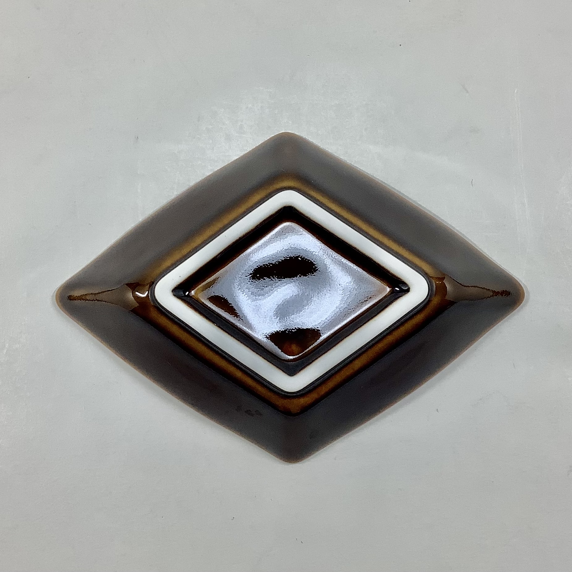 べっ甲 なぶり菱形小付　12㎝の画像