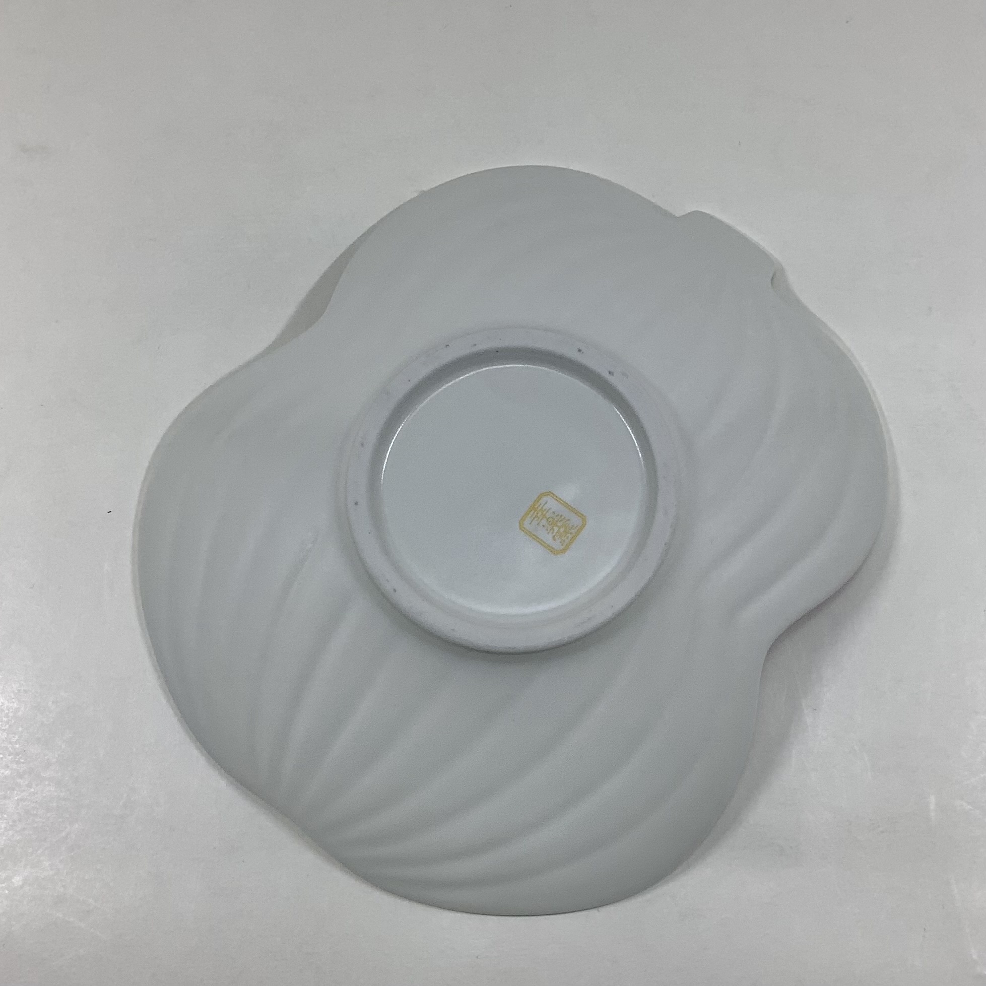 錦金彩雪衣 瓢形盛皿  18㎝ の画像