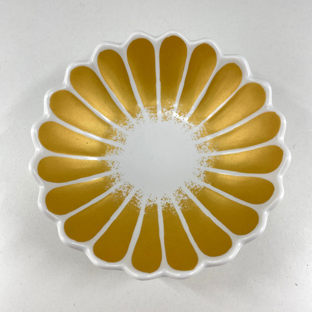 錦金彩菊形千代口　8.6㎝の画像