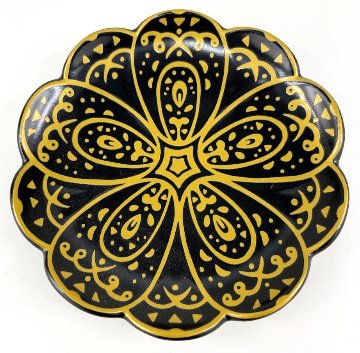 錦黒ﾏｯﾄ金きらめき八重梅小皿　9㎝の画像