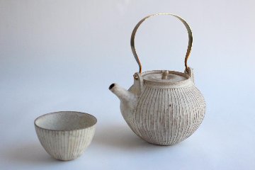 鈴木　進　粉引線紋湯呑み　丸の画像