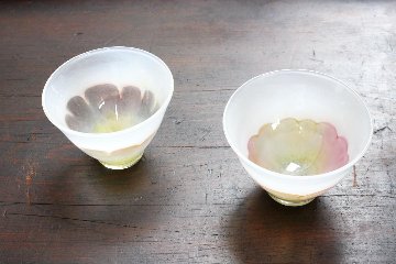 早崎志保　花模様の冷酒杯　ヒナギク画像