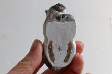 落合篤　木彫り香箱猫画像