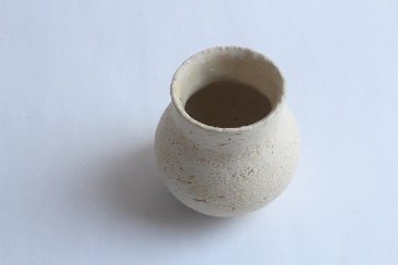 高田かえ　白土花器の画像