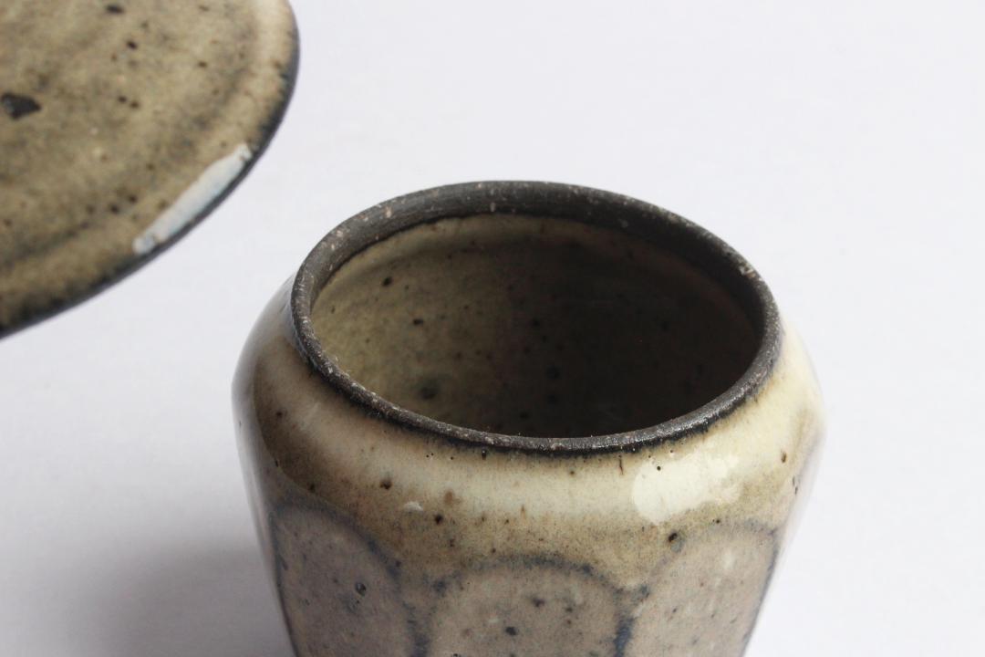角掛政志　長石釉　蓋物（大）の画像