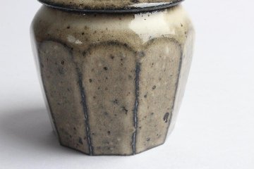 角掛政志　長石釉　蓋物（大）の画像