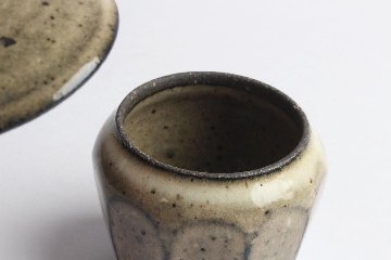 角掛政志　長石釉　蓋物（大）の画像