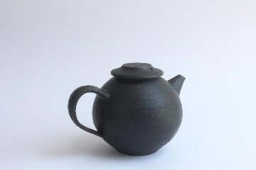 角掛政志　黒ポットの画像