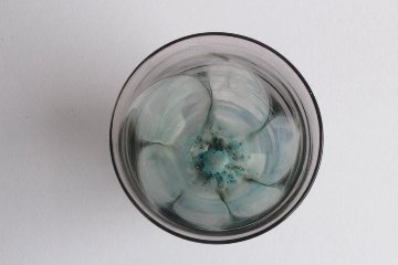 早崎志保　花模様のジュースグラスの画像