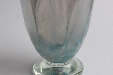 早崎志保　花模様のジュースグラスの画像