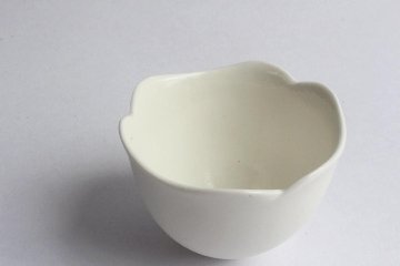 生嶋　花　ゆのみ　中の画像