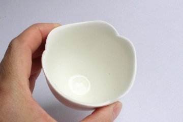生嶋　花　ゆのみ　中の画像