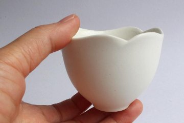 生嶋　花　ゆのみ　中の画像