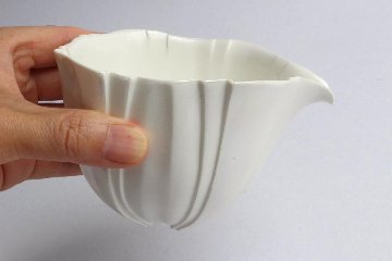 生嶋　花　片口　フリルの画像