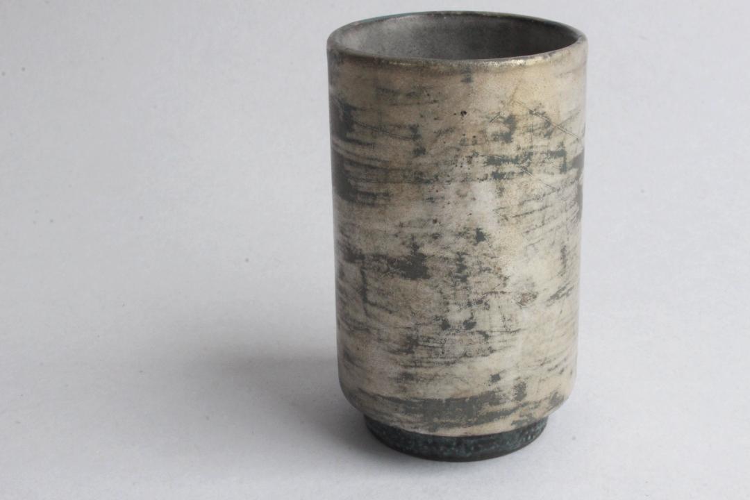 片瀬和宏　鋳込み　筒湯呑　銀の画像