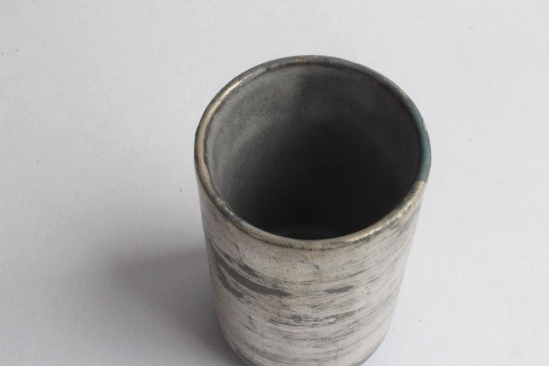 片瀬和宏　鋳込み　筒湯呑　銀の画像