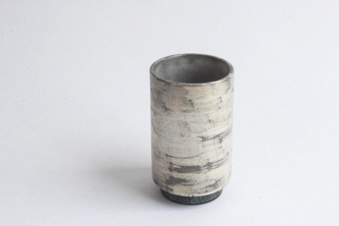 片瀬和宏　鋳込み　筒湯呑　銀の画像