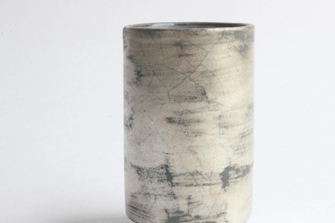 片瀬和宏　鋳込み　筒湯呑　銀の画像