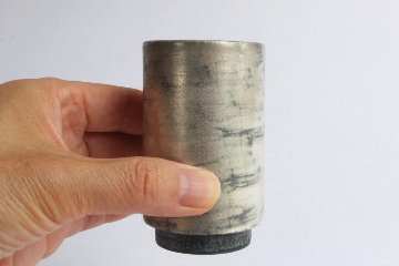 片瀬和宏　鋳込み　筒湯呑　銀の画像