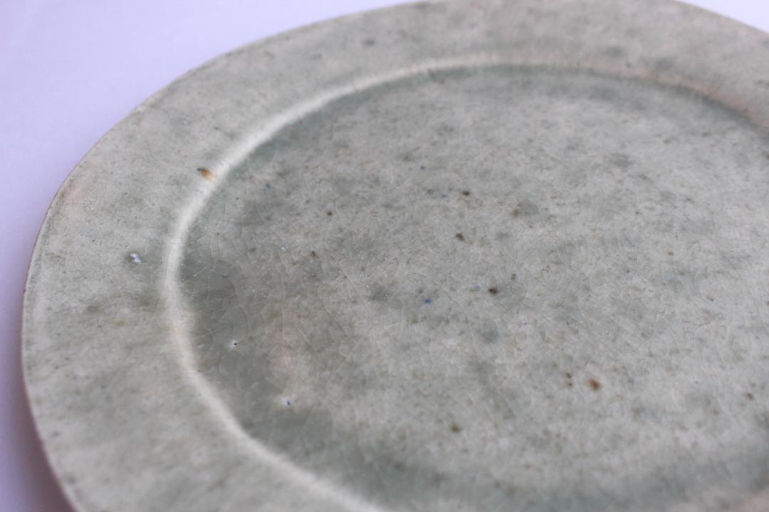 内田ゆみこ　丸プレート　灰釉の画像