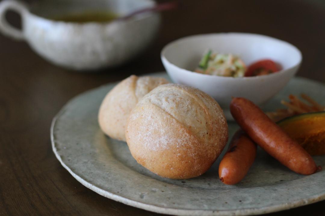 内田ゆみこ　丸プレート　灰釉の画像