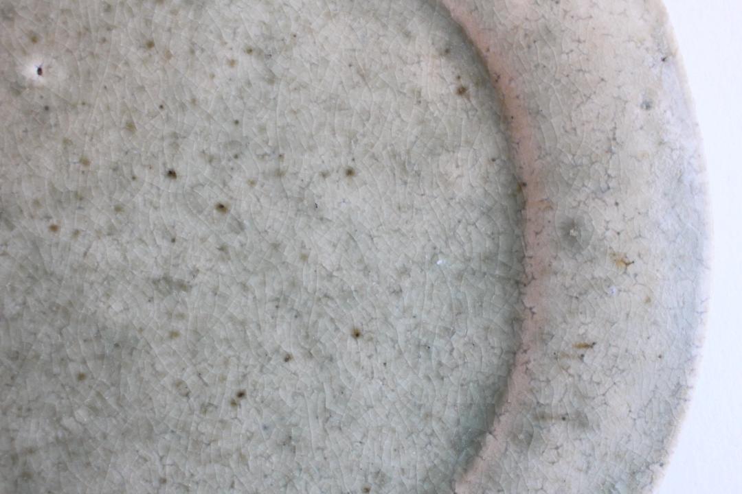 内田ゆみこ　丸プレート　灰釉の画像