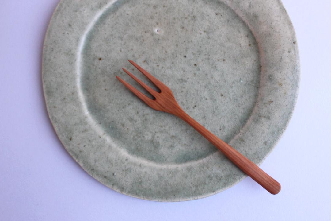 内田ゆみこ　丸プレート　灰釉の画像