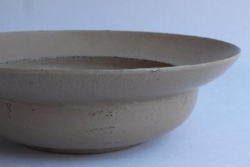 向こう山、わたしたちの影の粒々。　漆のリム皿の画像