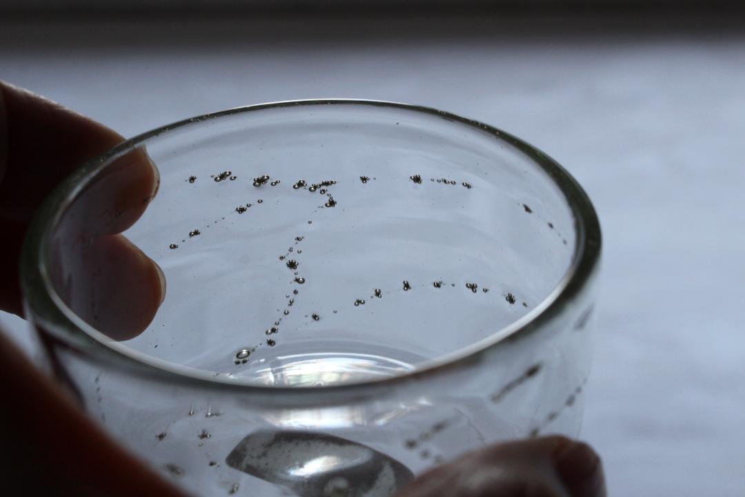 早崎志保　てんてん星の平かくぐい呑の画像