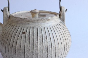 鈴木　進　粉引線紋急須（金具取手）の画像