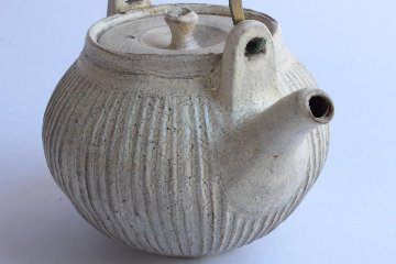 鈴木　進　粉引しのぎ急須（金具取手）の画像