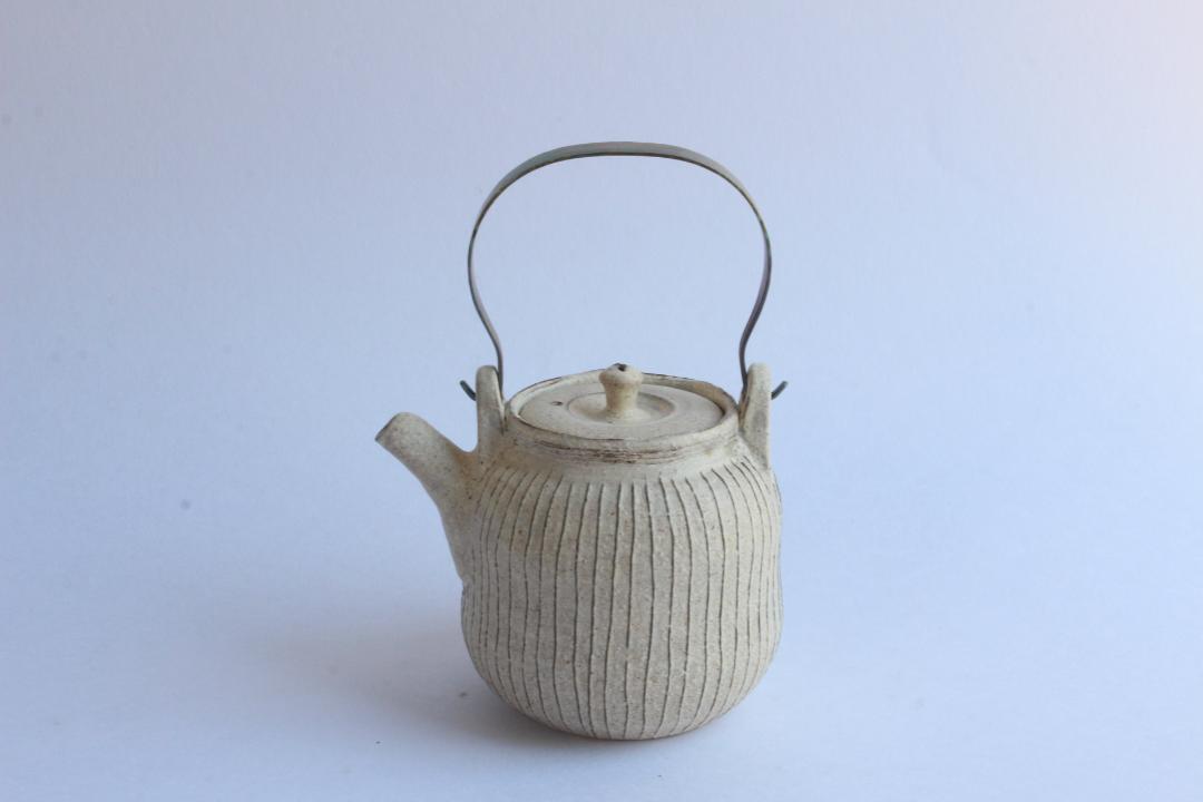 鈴木　進　粉引線紋急須（金具取手）の画像