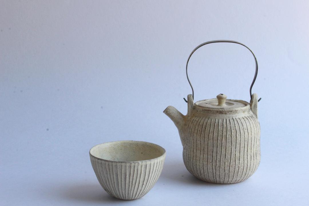 鈴木　進　粉引線紋急須（金具取手）の画像