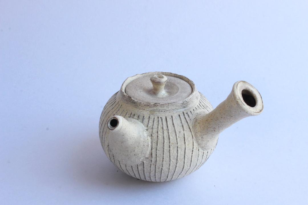 鈴木　進　粉引線紋急須の画像